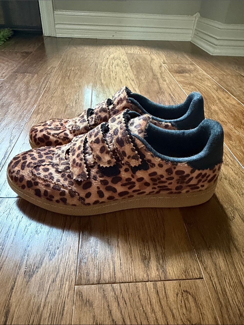 Camila Coelho Print Sneakers - Brown size 9.5 - Picture 2 of 6